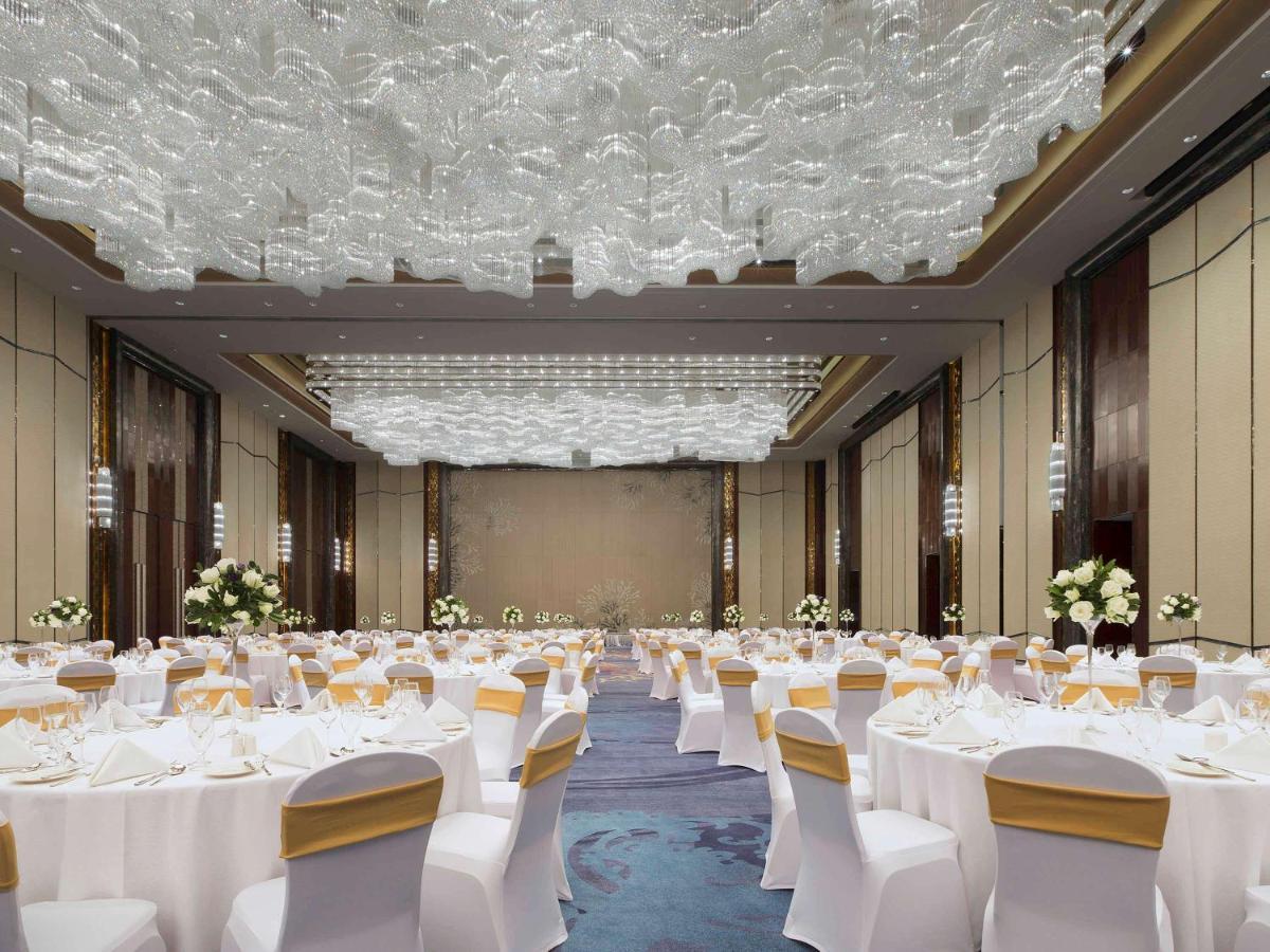 Pullman Yantai Center Hotel Екстериор снимка