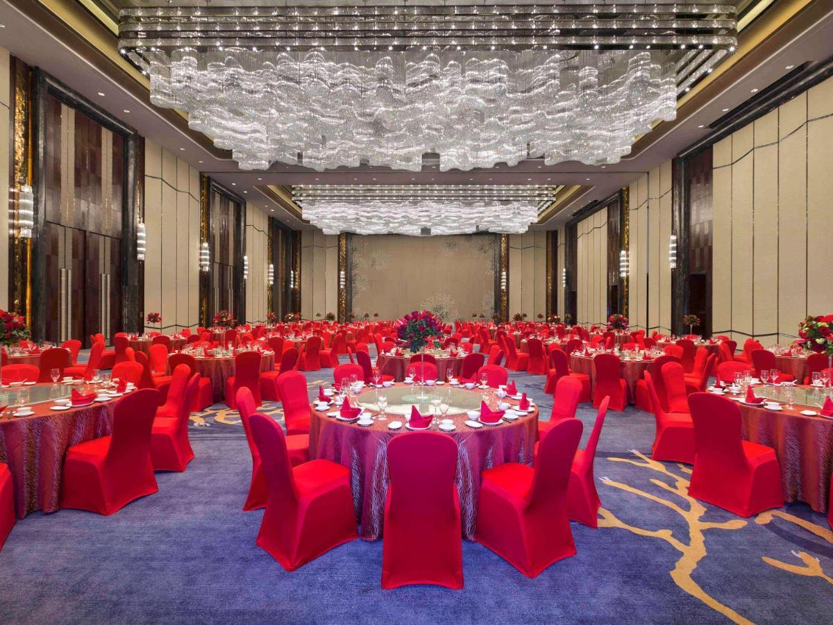 Pullman Yantai Center Hotel Екстериор снимка